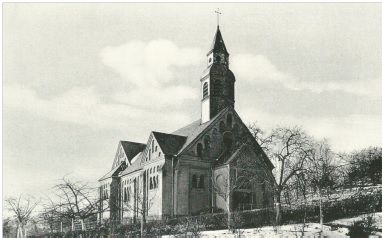 Die Heilig Kreuz Kirche an der Röhrborngasse 